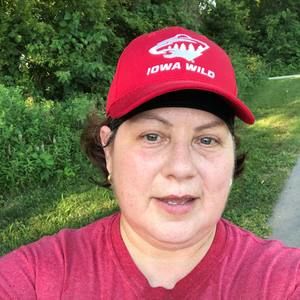 Meet your Posher, Elia